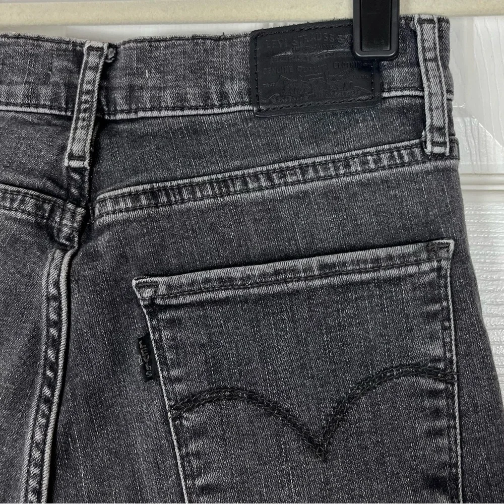 Levi’s Premium 724 High Rise Straight Distressed Washed Black Jeans Sz 28